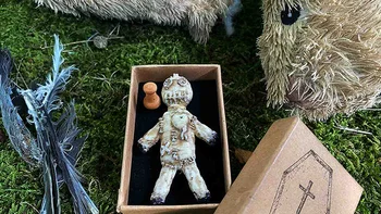 HOODOO-Perili Voodoo Bebek (Hile) ıNFiNiTi tarafından Cadılar Bayramı Temalı Mentalism Sihirli Hileler Yanılsamalar Tahmin Acemi Sahne