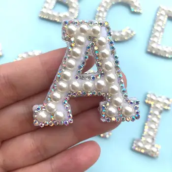 1 Adet İnci Taklidi İngilizce 3D Mektup Yamalar üzerinde dikmek Aplike El Yapımı Harfler Boncuklu Dıy Yama Sevimli Mektup Yamalar A-Z