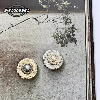 FCXDG 10 adet Moda Giyim Düğmeleri Ayçiçeği İnci Elmas Düğme Altın kadın giyim Ceket Elbise Hırka Dekoratif Düğmeler